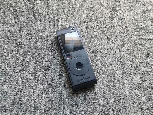 AI錄音筆SR101 超強(qiáng)錄音與實(shí)時(shí)翻譯，讓文字記錄變得生動(dòng)起來(lái)